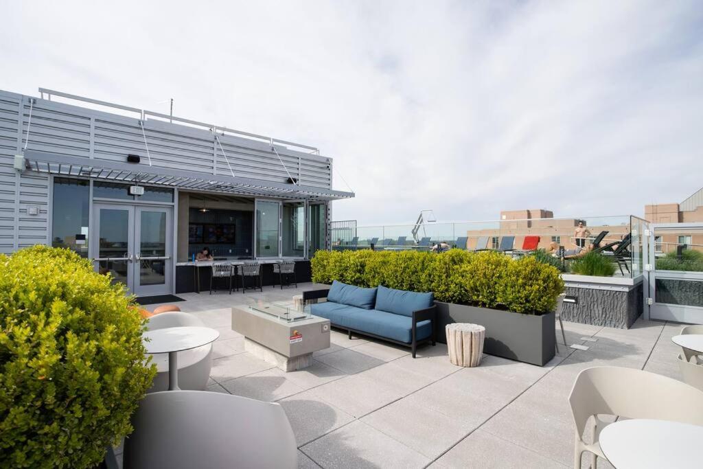 Stylish Condo At Clarendon With Rooftop Views Arlington Eksteriør billede