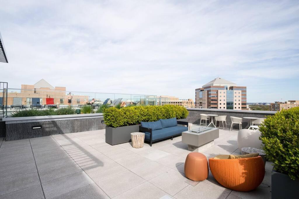 Stylish Condo At Clarendon With Rooftop Views Arlington Eksteriør billede