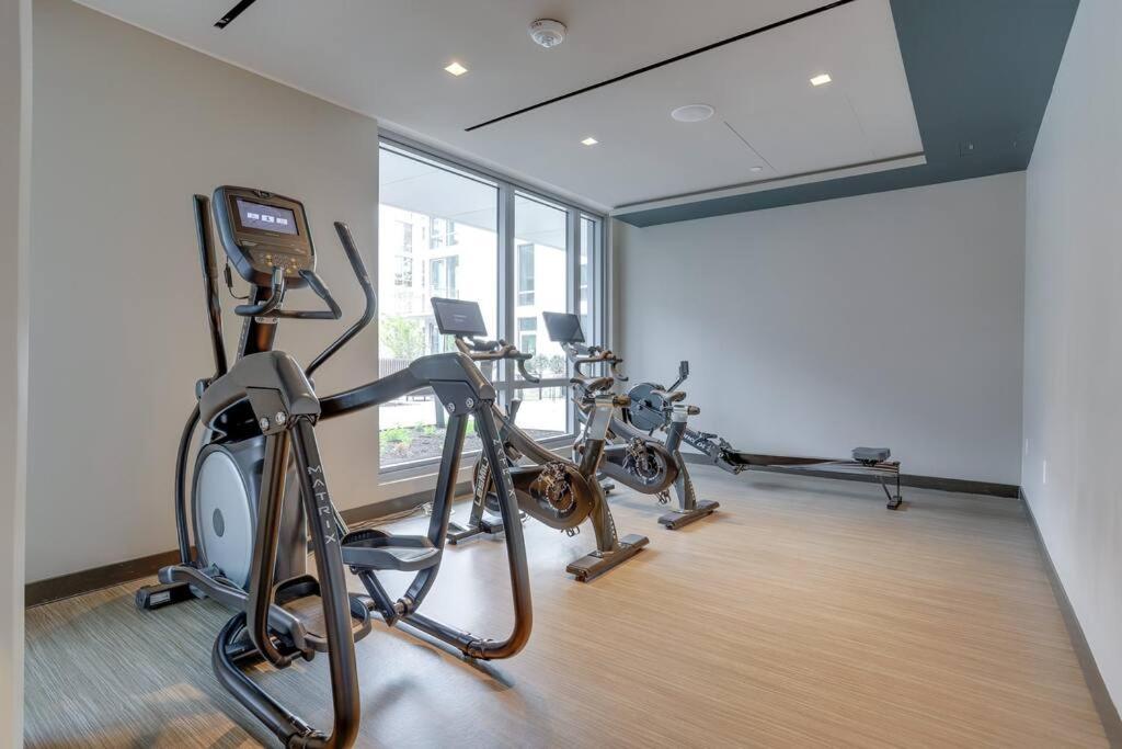 Stylish Condo At Clarendon With Rooftop Views Arlington Eksteriør billede