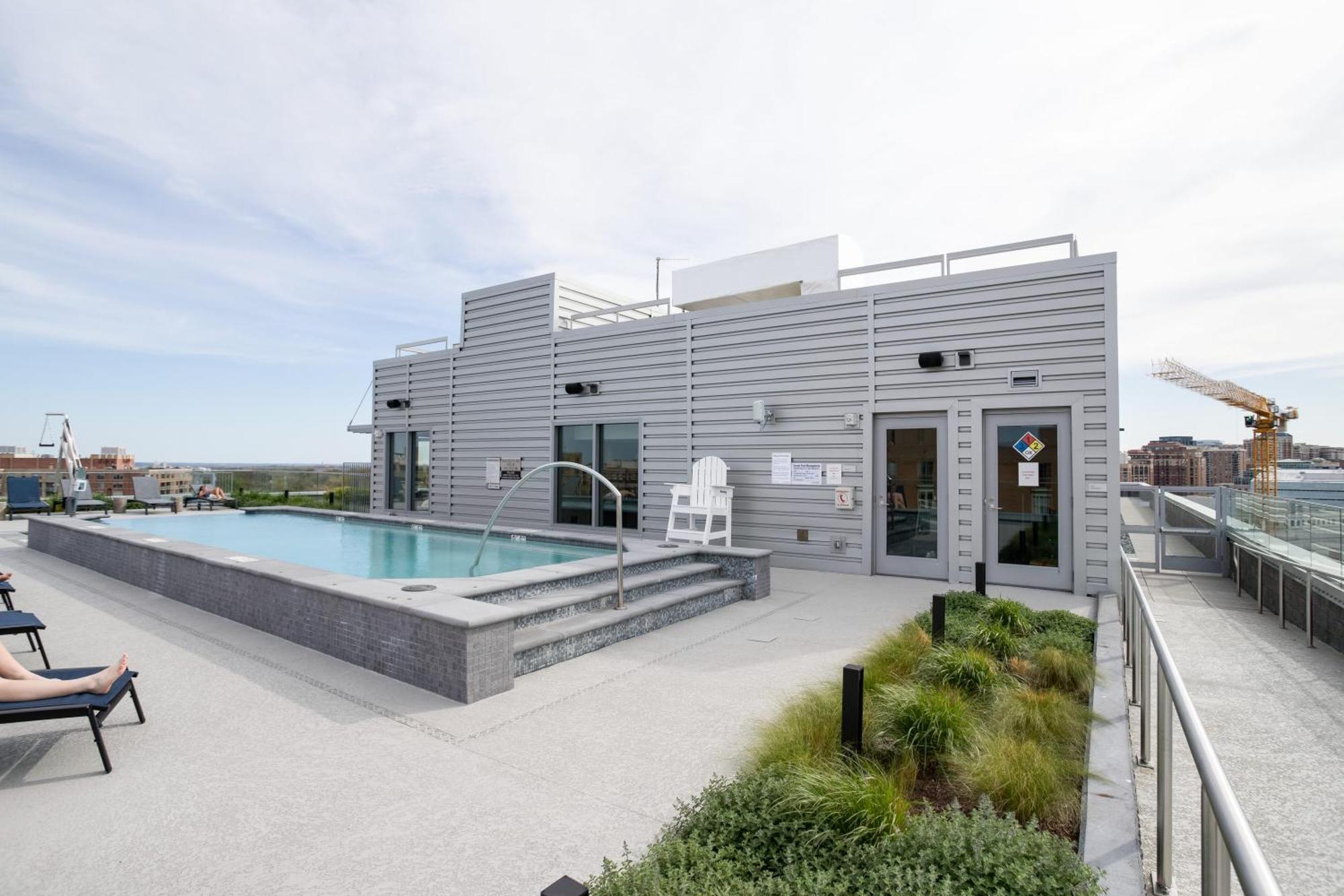 Stylish Condo At Clarendon With Rooftop Views Arlington Eksteriør billede