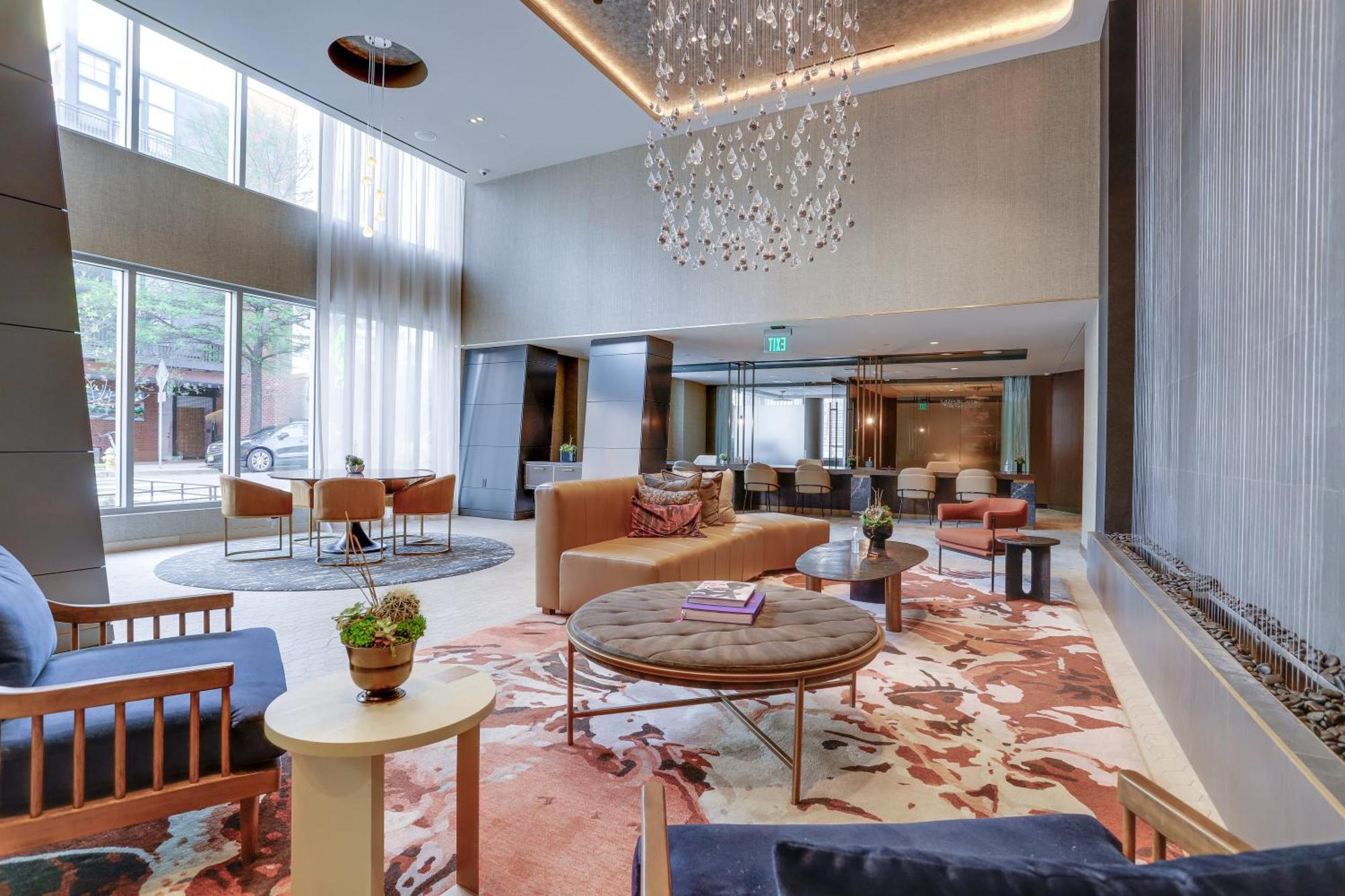 Stylish Condo At Clarendon With Rooftop Views Arlington Eksteriør billede